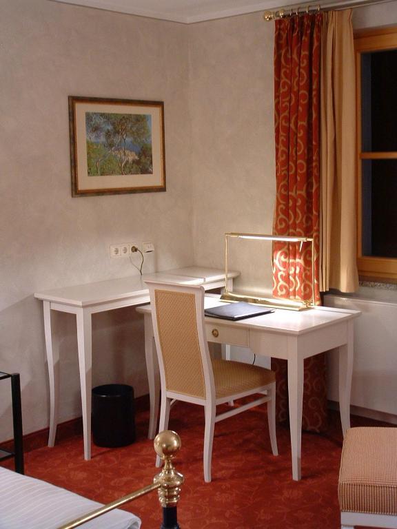 Altstadthotel Braeuwirt Weiden in der Oberpfalz Стая снимка