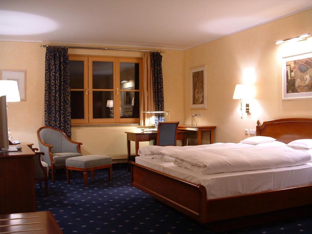 Altstadthotel Braeuwirt Weiden in der Oberpfalz Стая снимка