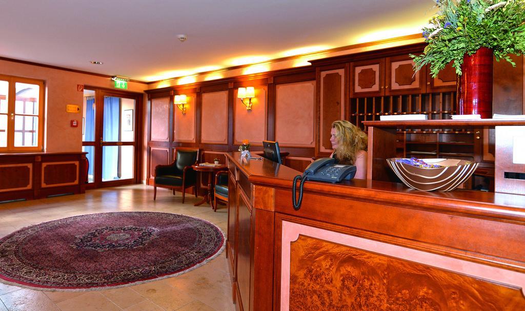 Altstadthotel Braeuwirt Weiden in der Oberpfalz Екстериор снимка