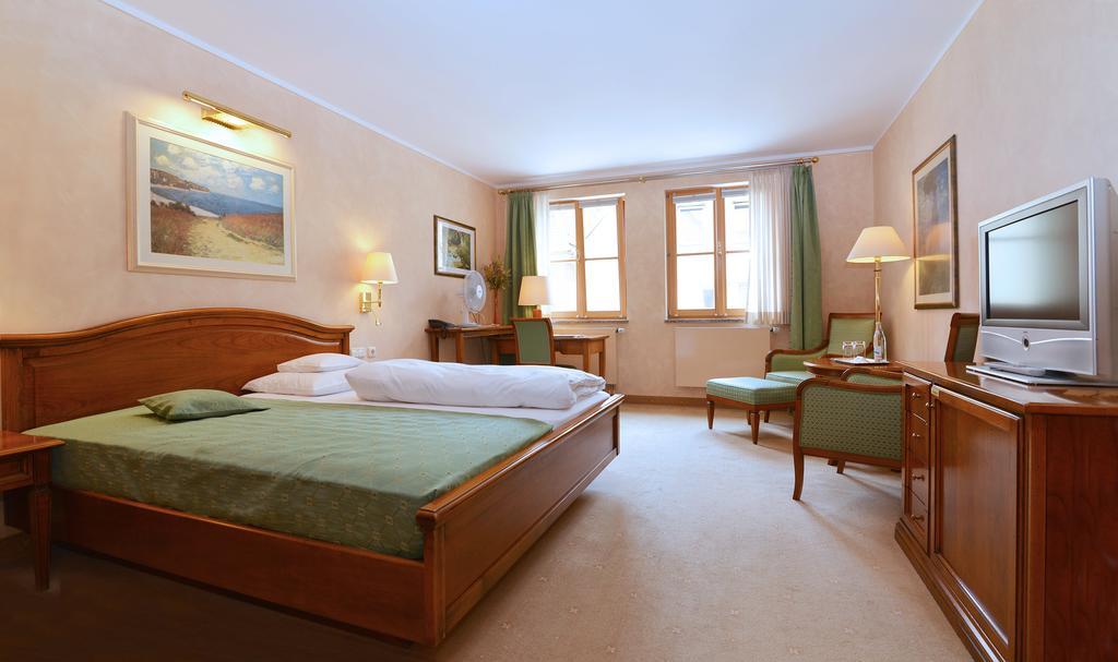 Altstadthotel Braeuwirt Weiden in der Oberpfalz Екстериор снимка