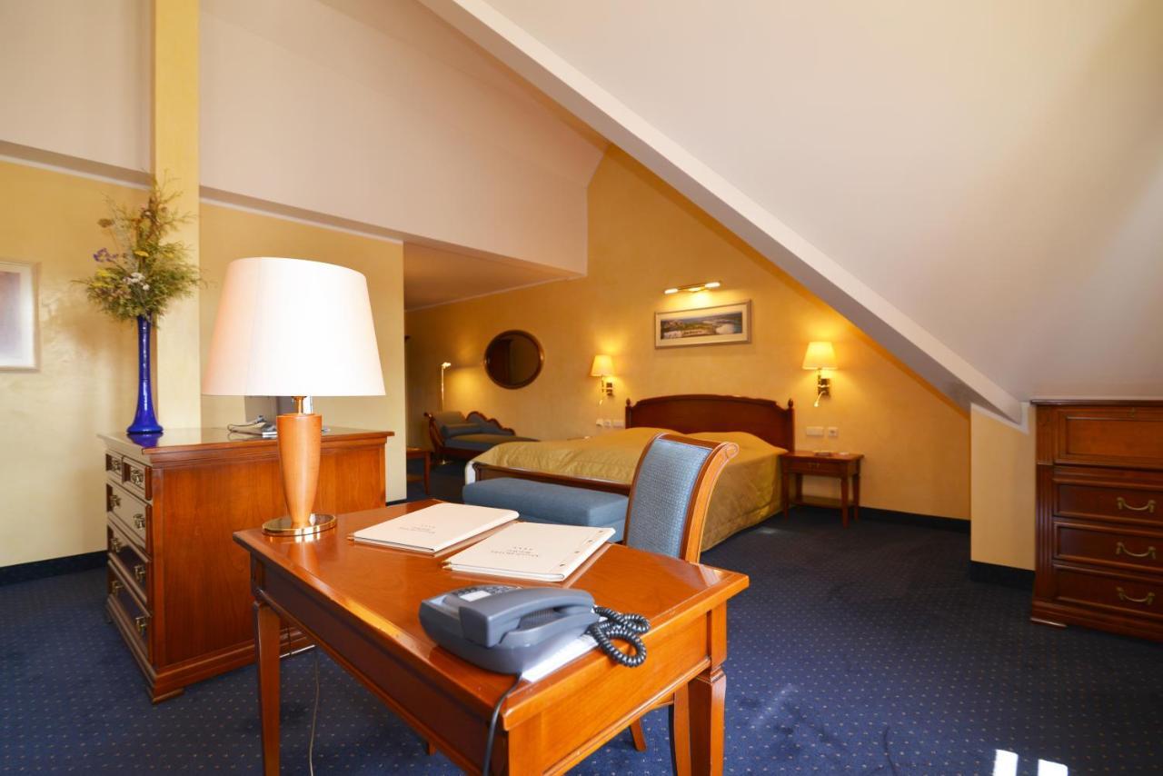 Altstadthotel Braeuwirt Weiden in der Oberpfalz Екстериор снимка